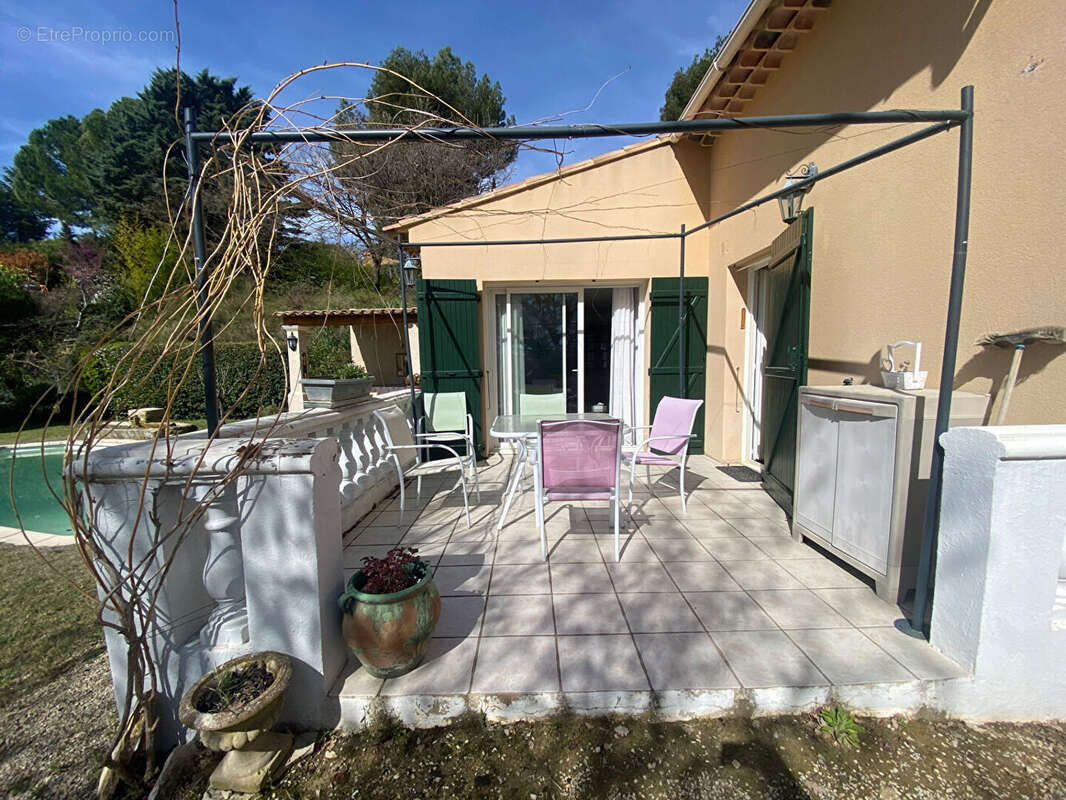 Maison familiale à vendre à la tour d aigues de plain pied - photo 17