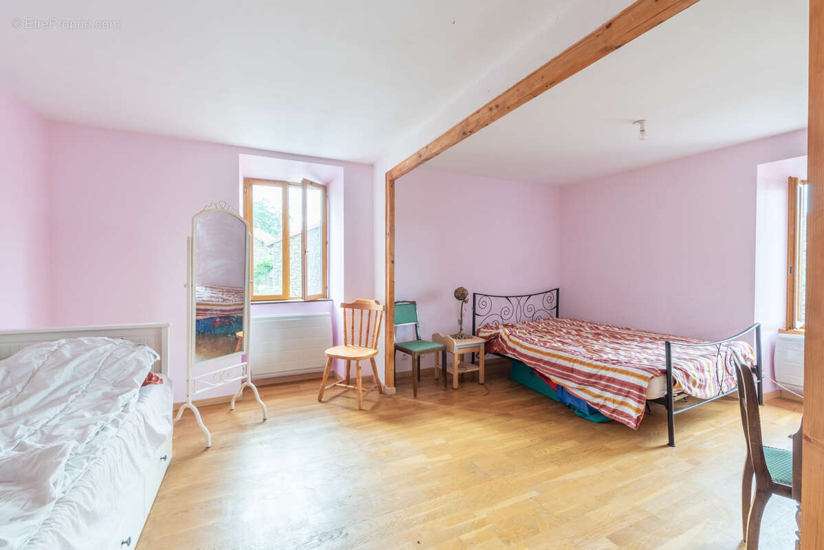 Maison à SAINT-GEORGES-D&#039;AURAC