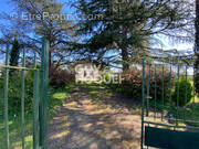 Maison à SAINT-MEDARD-DE-GUIZIERES