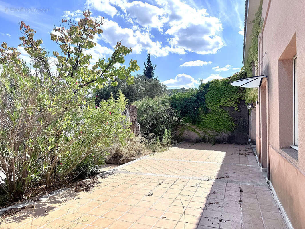 Maison Villeneuve Les Avignon 7 pièce(s) 190 m2 - photo 4