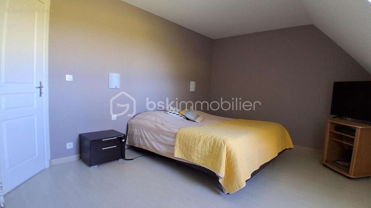 Maison contemporaine de 229m². 11 pièces. 5 chambres. terrain 2267m² - photo 10