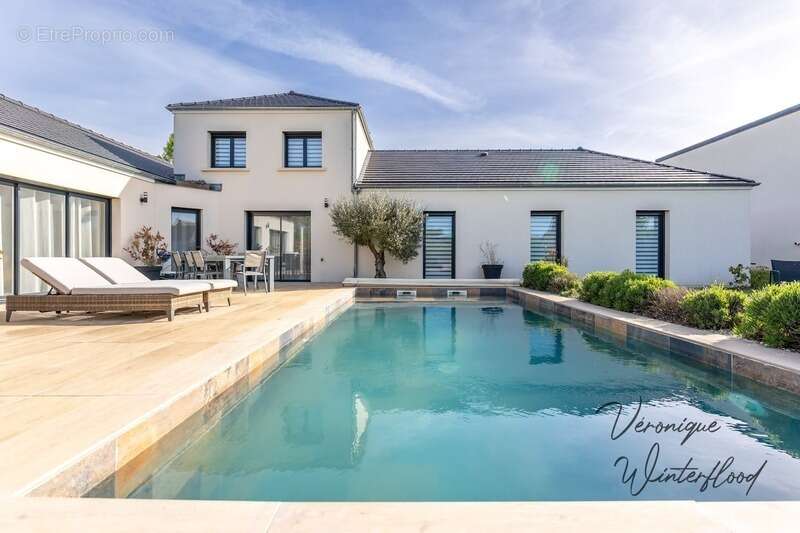 Maison à GROSSOEUVRE