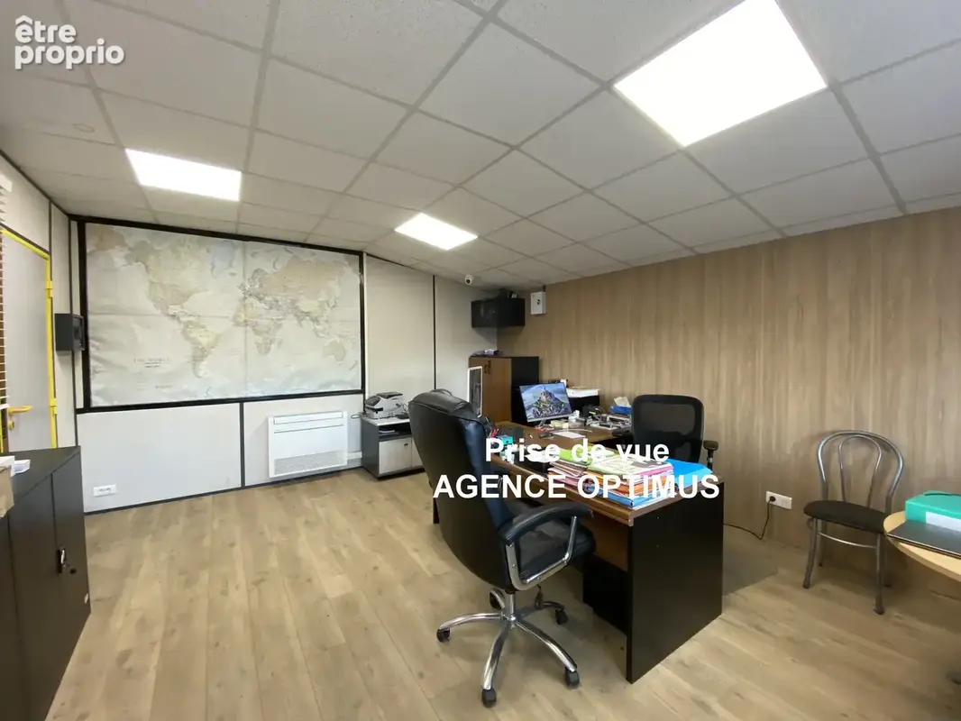 LOCAL PROFESSIONNEL + STOCKAGE - 1170 m2 bâtis sur 5886m2 de terrain - photo 16