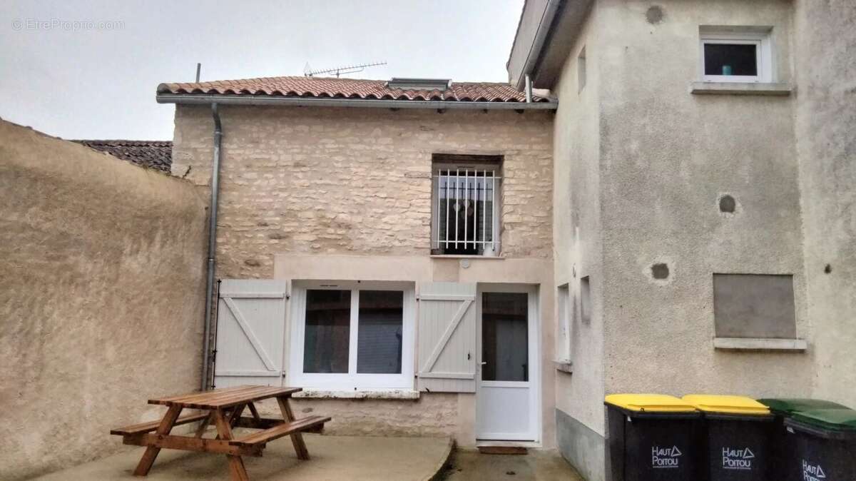 Appartement à NEUVILLE-DE-POITOU