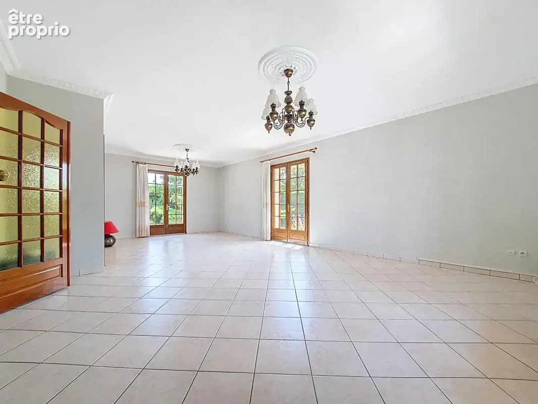 Maison - 4 Chambres - Dont 1 suite parentale - Garage - Piscine - Pool House - Jardin - Terrasse - Au calme absolu - Jolie vue d - photo 13