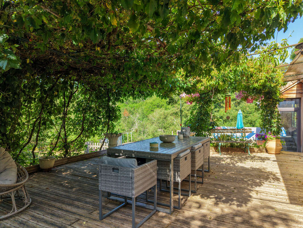 Agréable Contemporaine sur 2500 m2 avec vue et piscine hors sol - photo 21