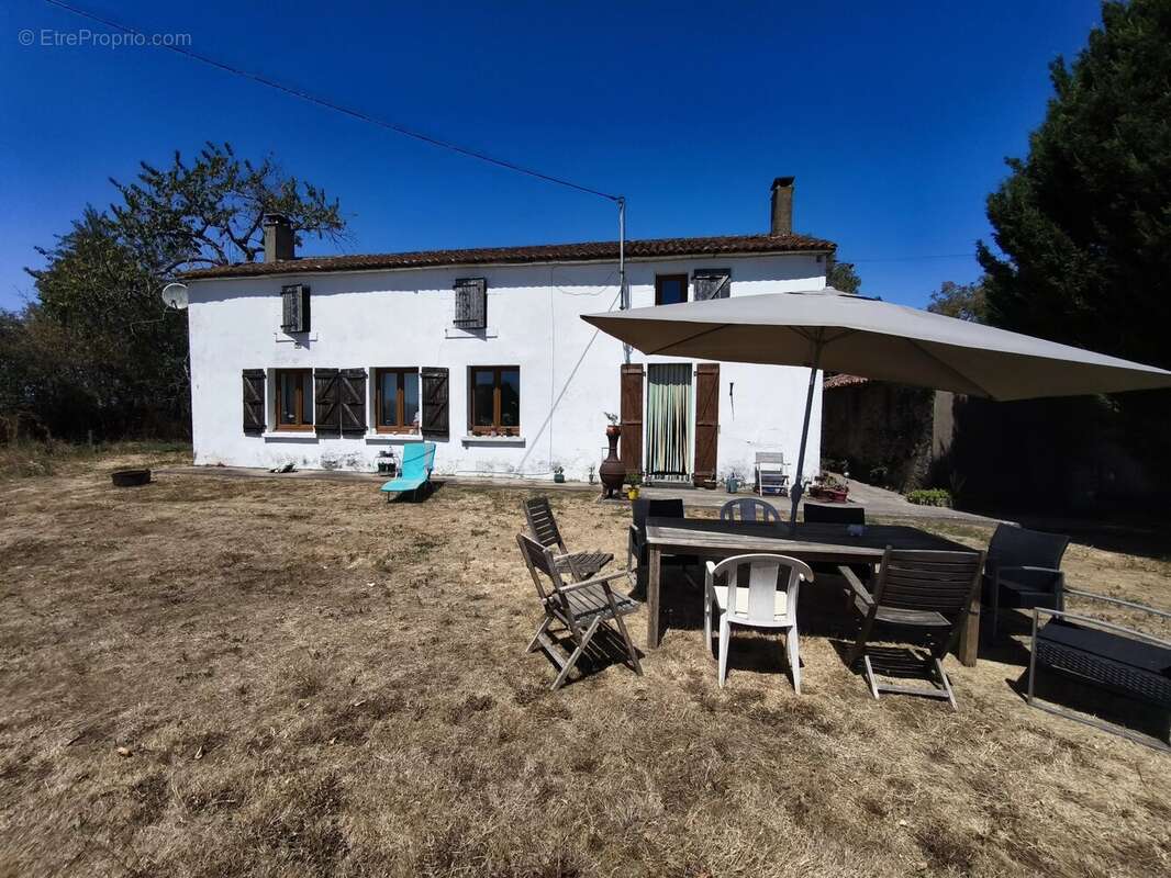 Maison de campagne de 4 chambres avec grange et fort potentiel - photo 13