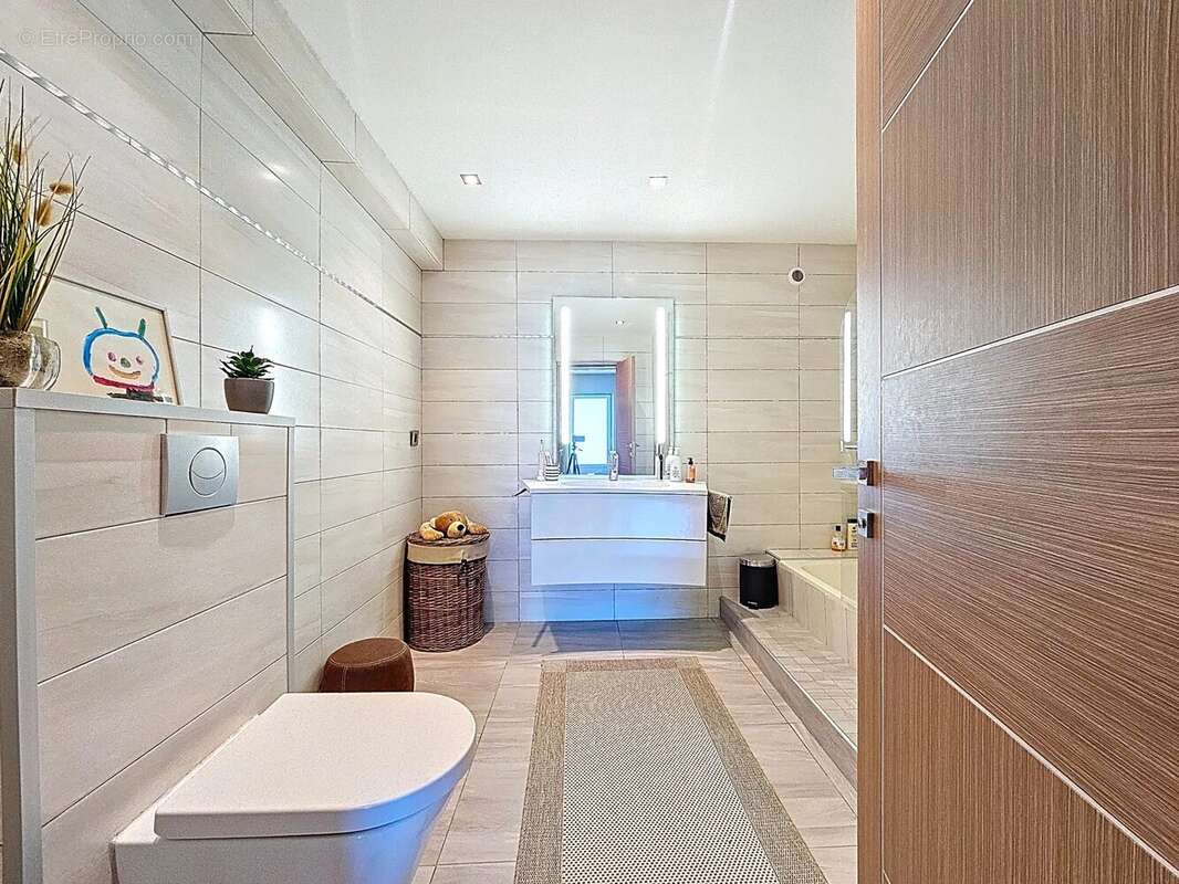 Appartement à MOUGINS