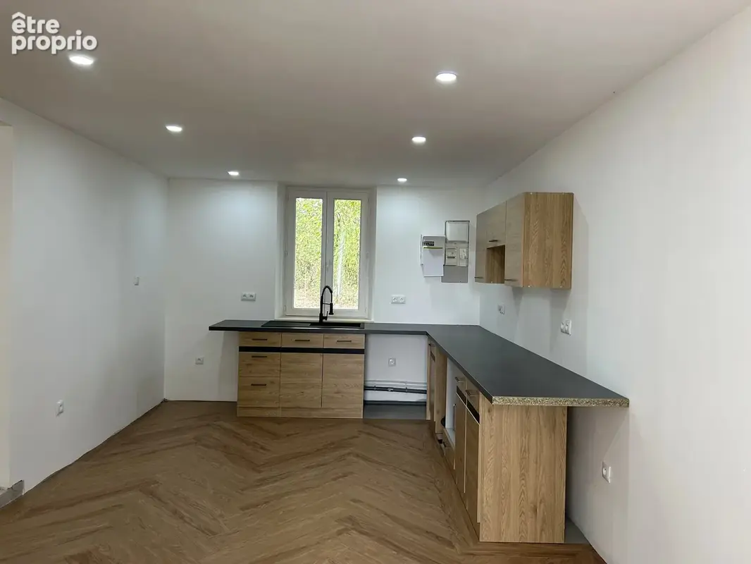 Maison de 3 chambres magnifiquement rénovée avec une petite maison attenante d'une chambre. - photo 13