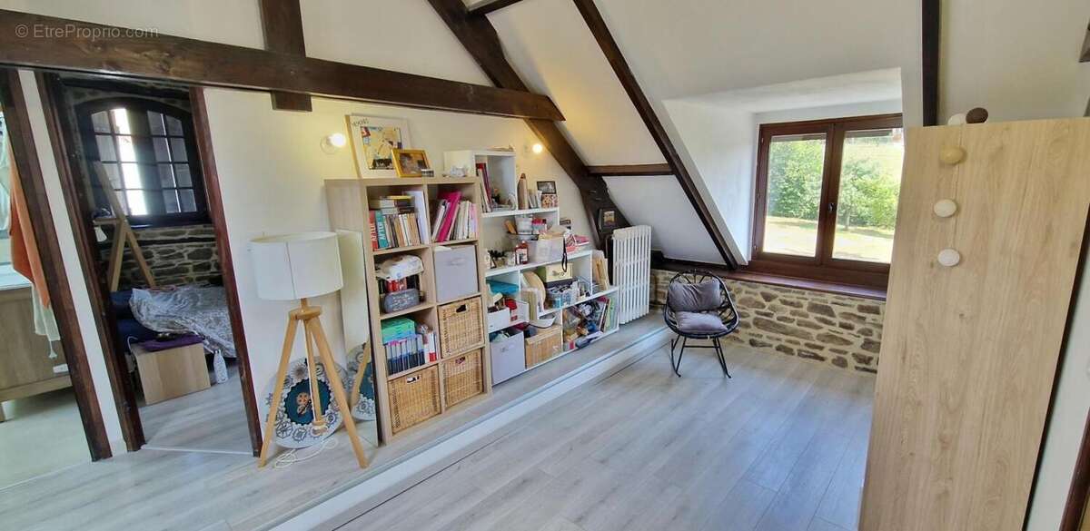  Coup de cœur à la campagne – Belle maison familiale 6 pièces de 140 m² avec véranda chauffée, dépendances, garages et jardin - photo 14
