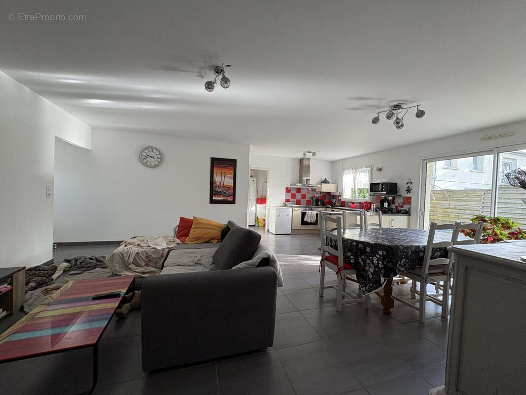 Maison à SAINT-SAUVEUR-D'AUNIS