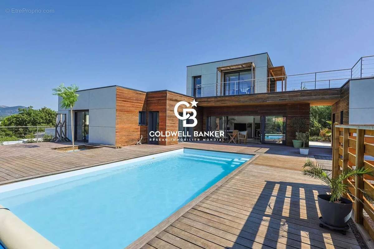 Maison à COGOLIN