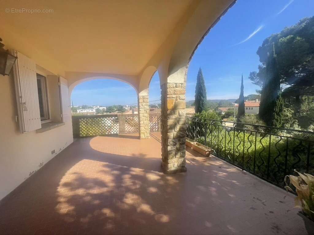 Maison à BAGNOLS-SUR-CEZE