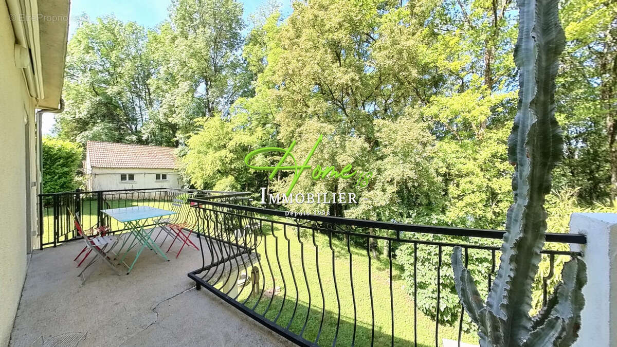 Maison à SAINT-GEORGES-SUR-MOULON