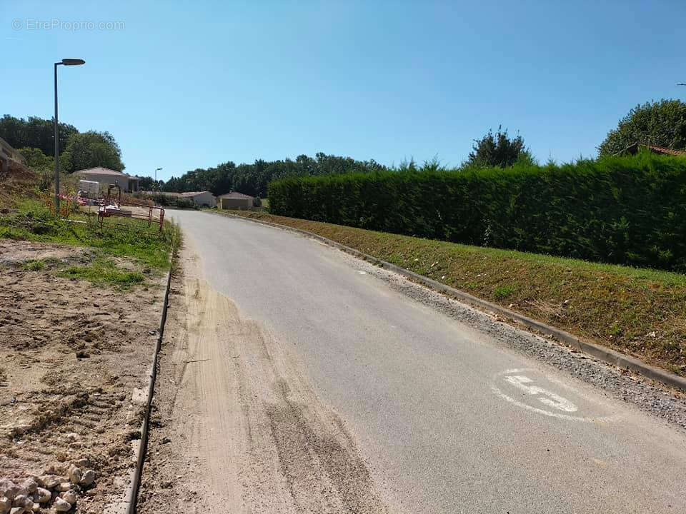 Terrain constructible Mauvezin(32120) 655m² - photo 6