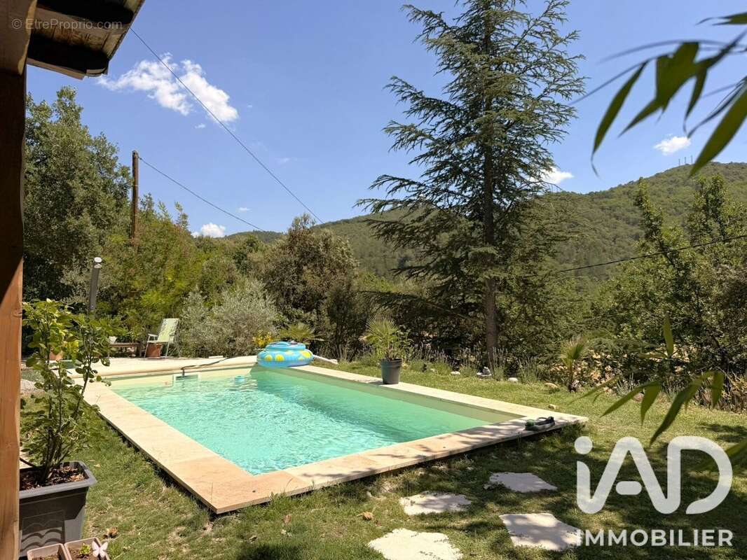 Photo 4 - Maison à LE CASTELLET