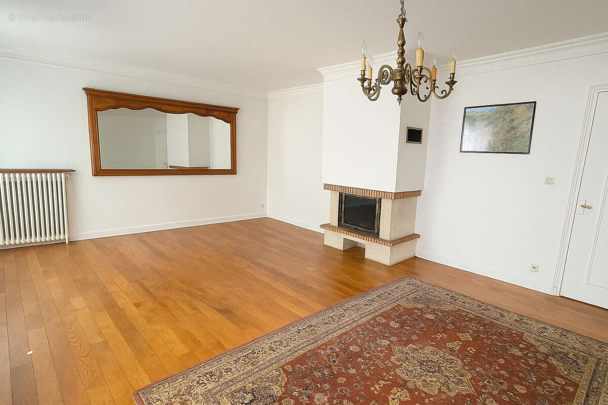 Maison à SAINT-MARTIN-DES-CHAMPS