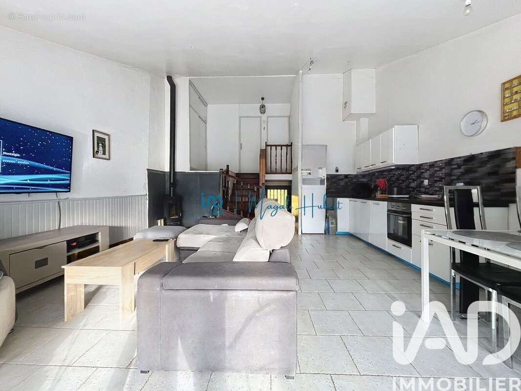 Photo 2 - Maison à SAVIGNY-LE-TEMPLE