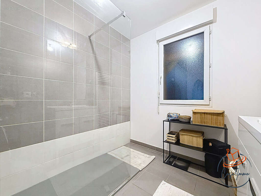 Maison à BELLEGARDE-SUR-VALSERINE