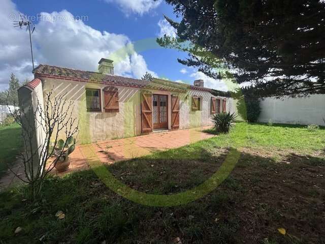 Maison à LE PERRIER