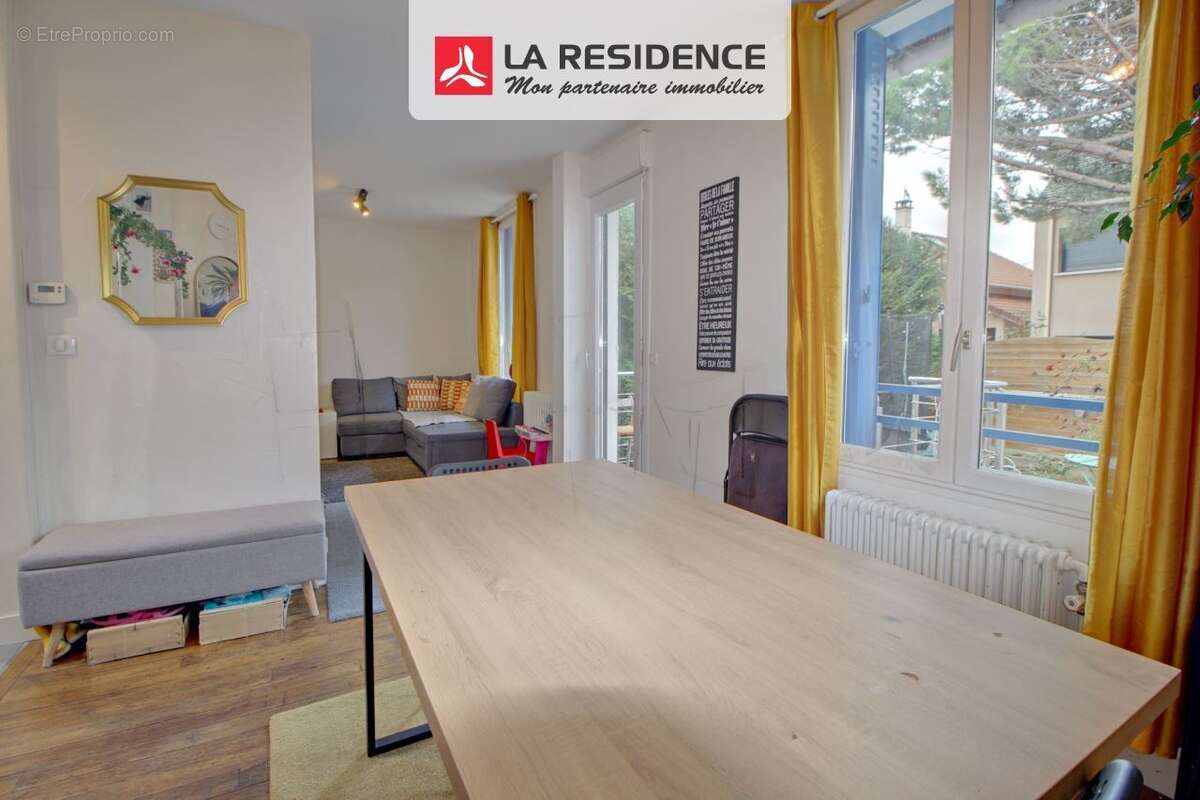 Maison à LES CLAYES-SOUS-BOIS