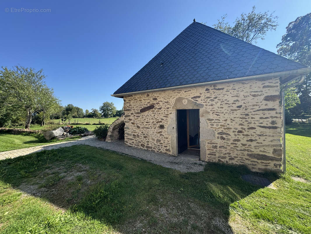 Maison à SAINT-ETIENNE-AUX-CLOS