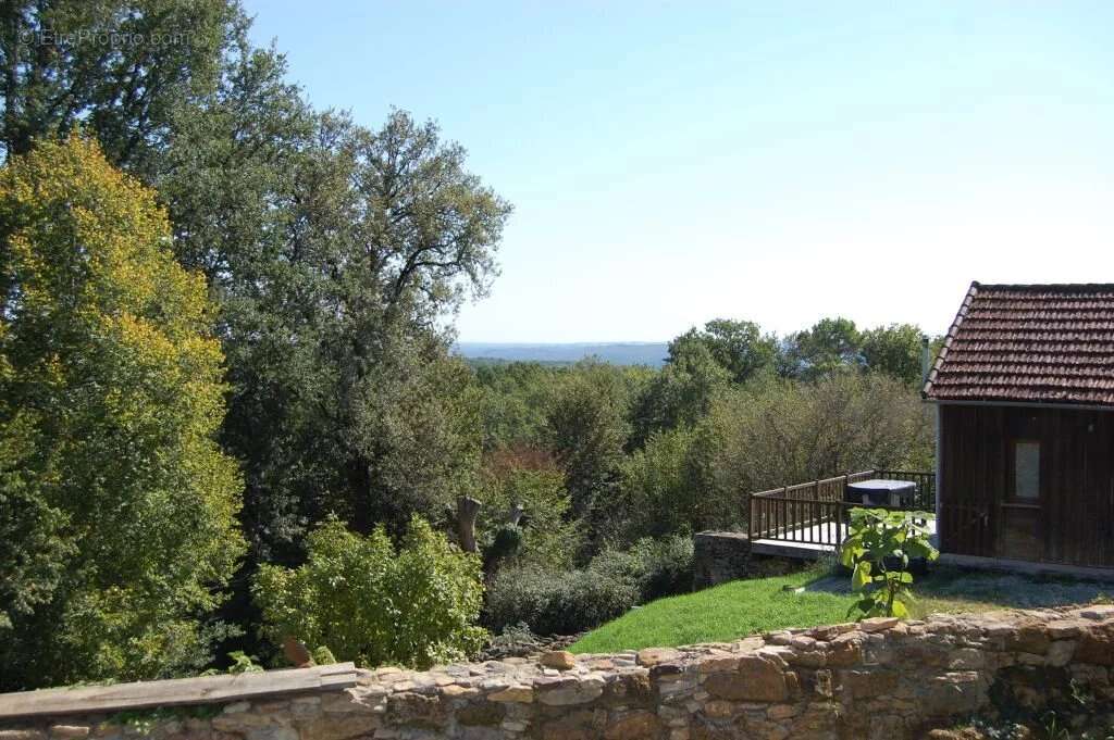 Maison à BEYNAC-ET-CAZENAC