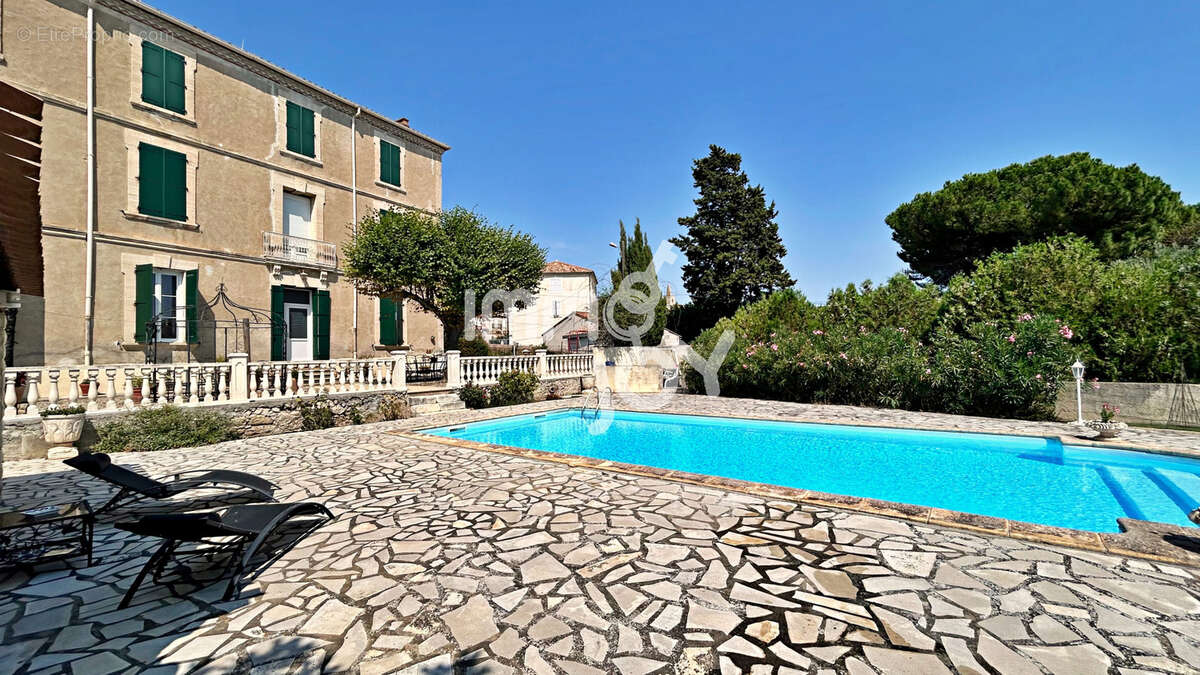Maison à OUVEILLAN