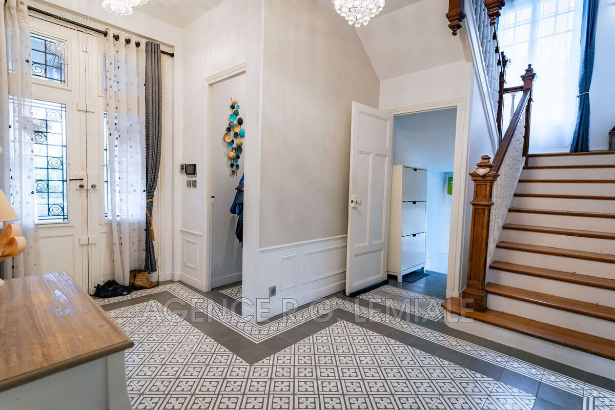 Maison à PARIS-14E