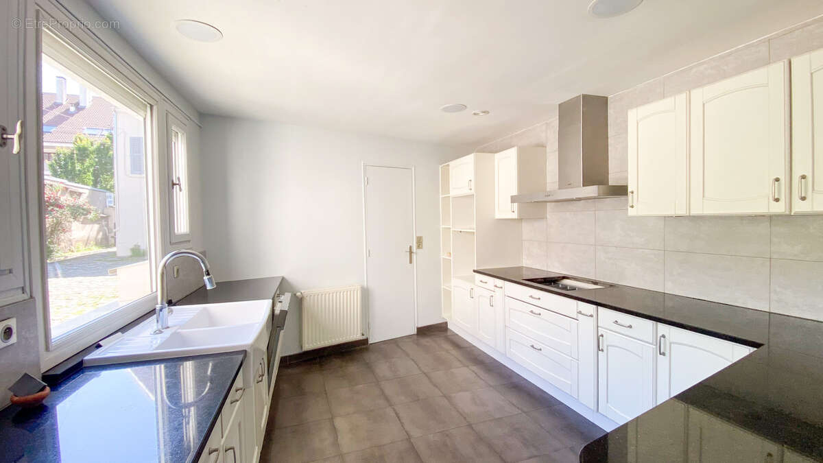 Maison  familiale -  centre ville - longjumeau - photo 6