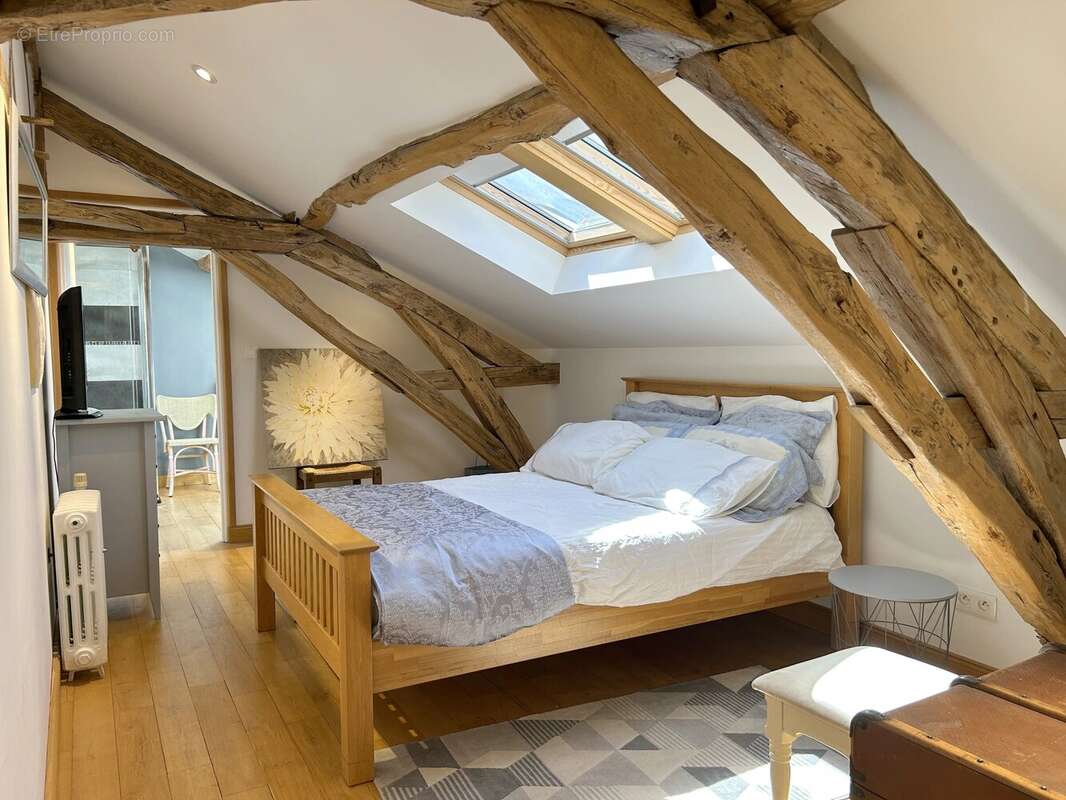 Maison à LA TOUR-BLANCHE