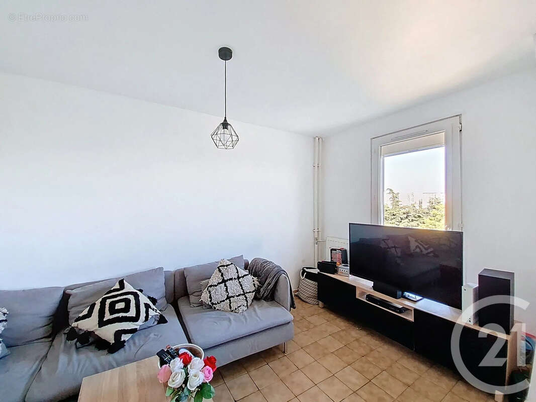 Appartement à SAINT-FONS