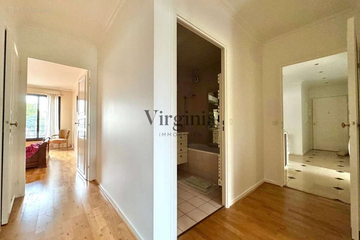 Appartement à CHARENTON-LE-PONT