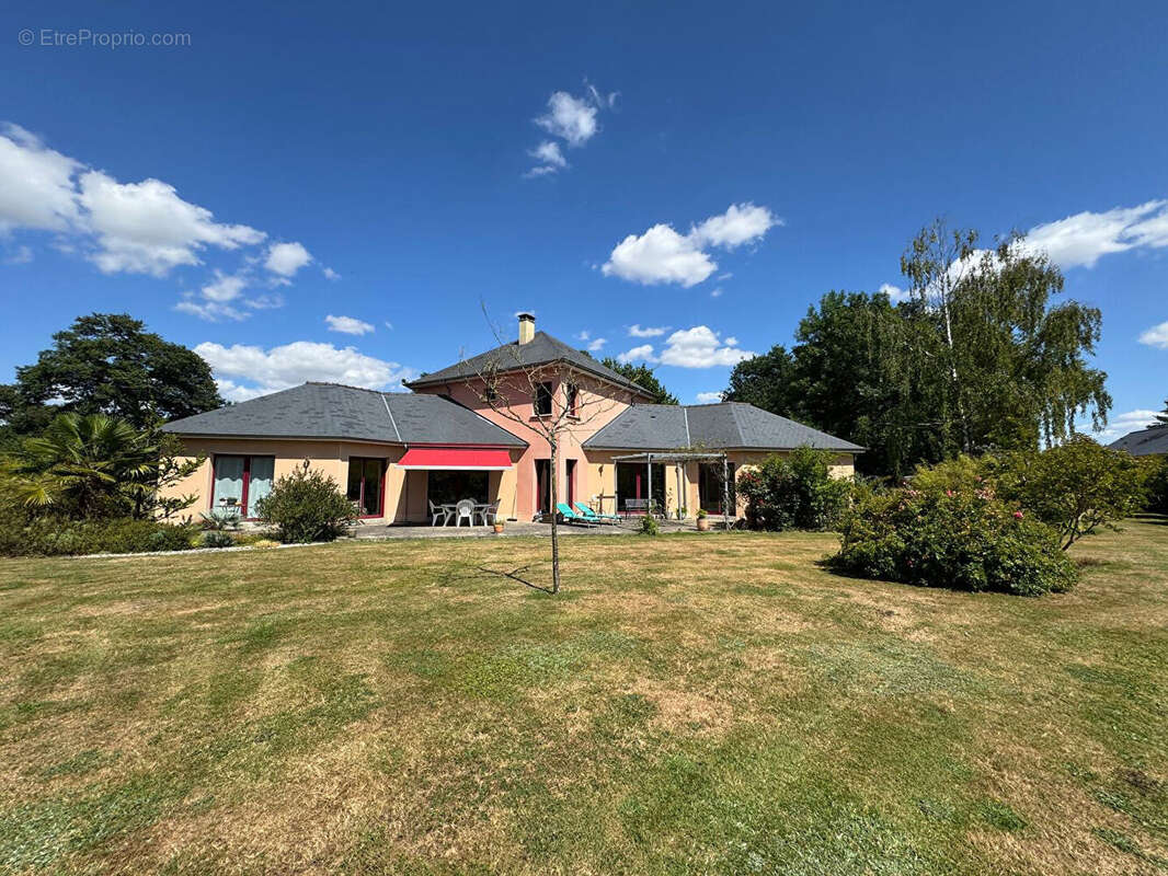 Maison à SAINT-CHARLES-LA-FORET