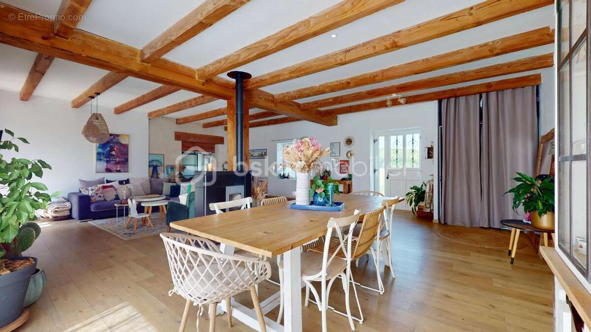 Maison à LA GRIPPERIE-SAINT-SYMPHORIEN