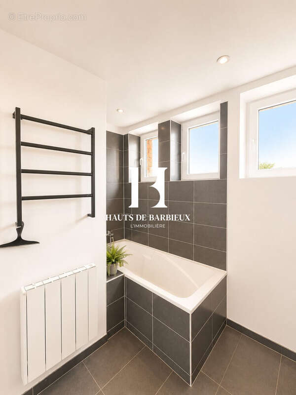 Salle de bain - Appartement à FACHES-THUMESNIL