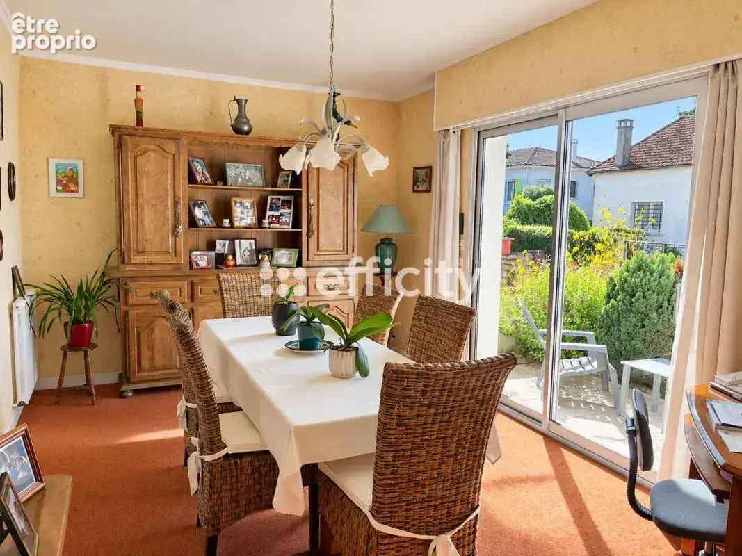 Maison 5 pièces 128 m² à vendre à Saintes (17100) - photo 3