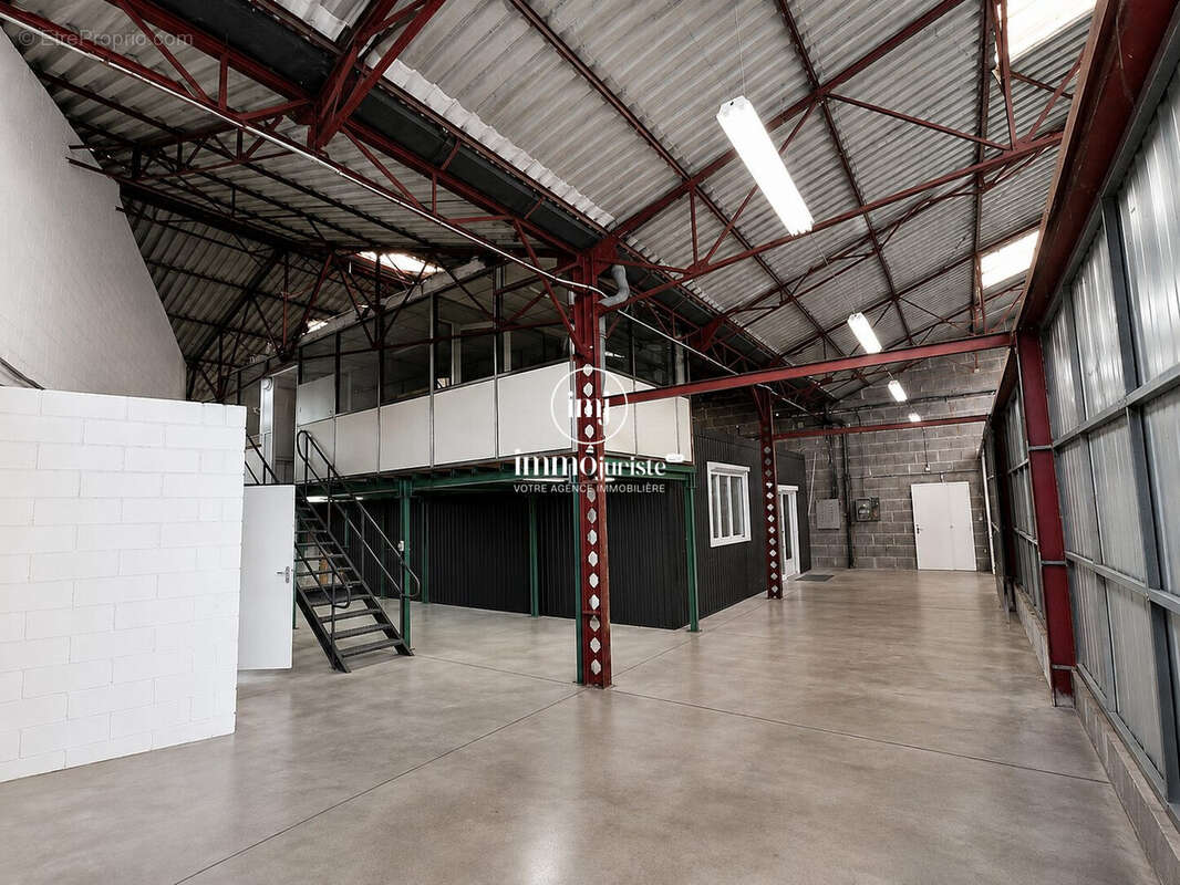 Commerce 1040 m² à Panazol  - photo 4