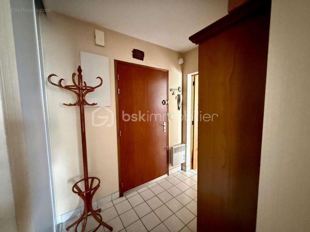 Nouveauté / SAINT-SÉBASTIEN-SUR-LOIRE – Centre-ville – Appartement T3 avec jardin privatif et garage - photo 7