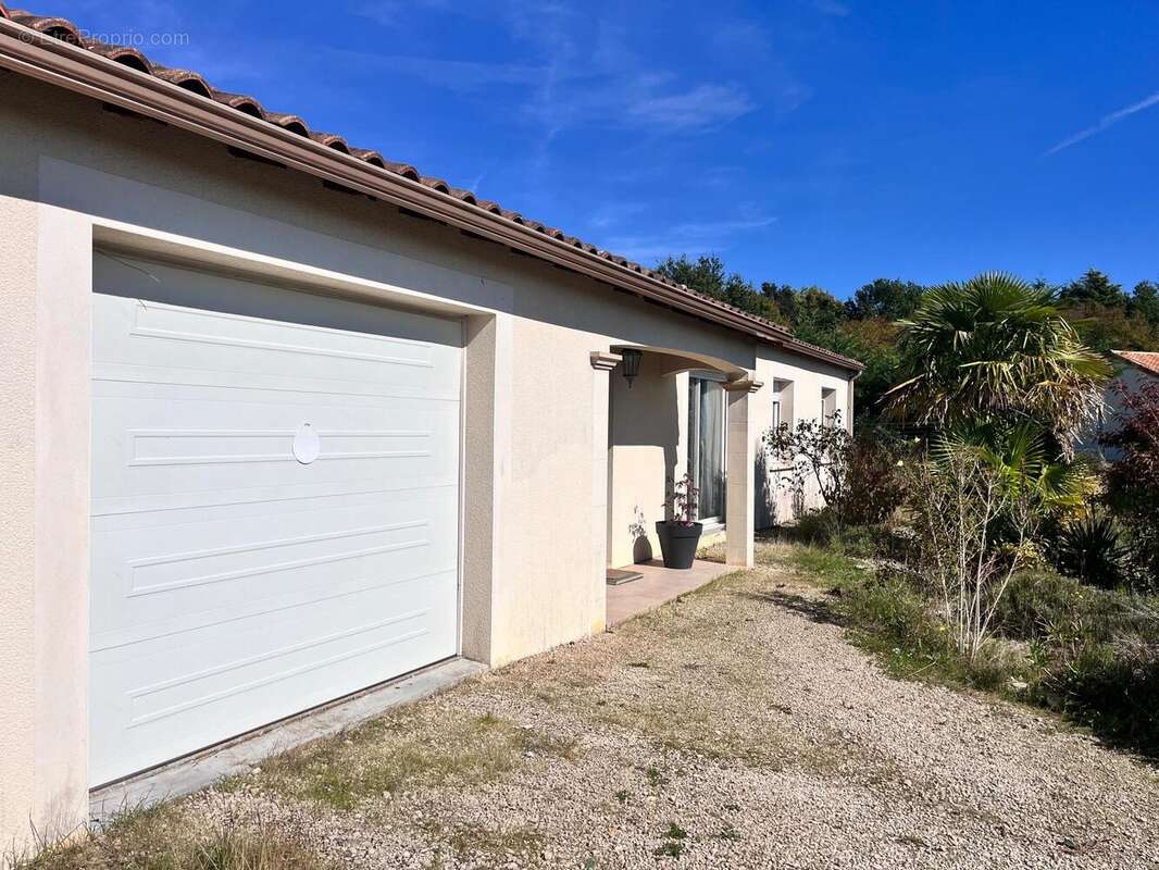 Photo 2 - Maison à SAINT-MAURICE-LA-CLOUERE