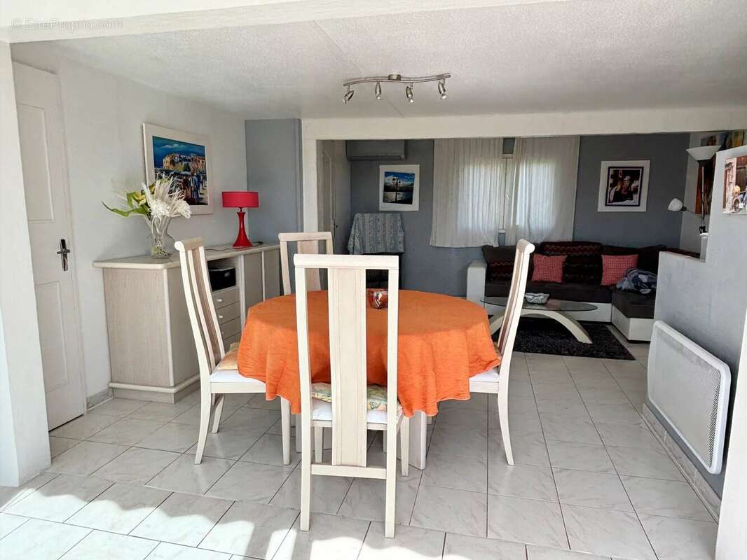 Maison à ROQUEBRUNE-SUR-ARGENS