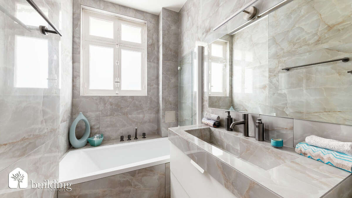 A vendre - Neuilly-sur-Seine Saint-James - Appartement 3 pièces de 73 m² avec balcon et charme de l'ancien - photo 6