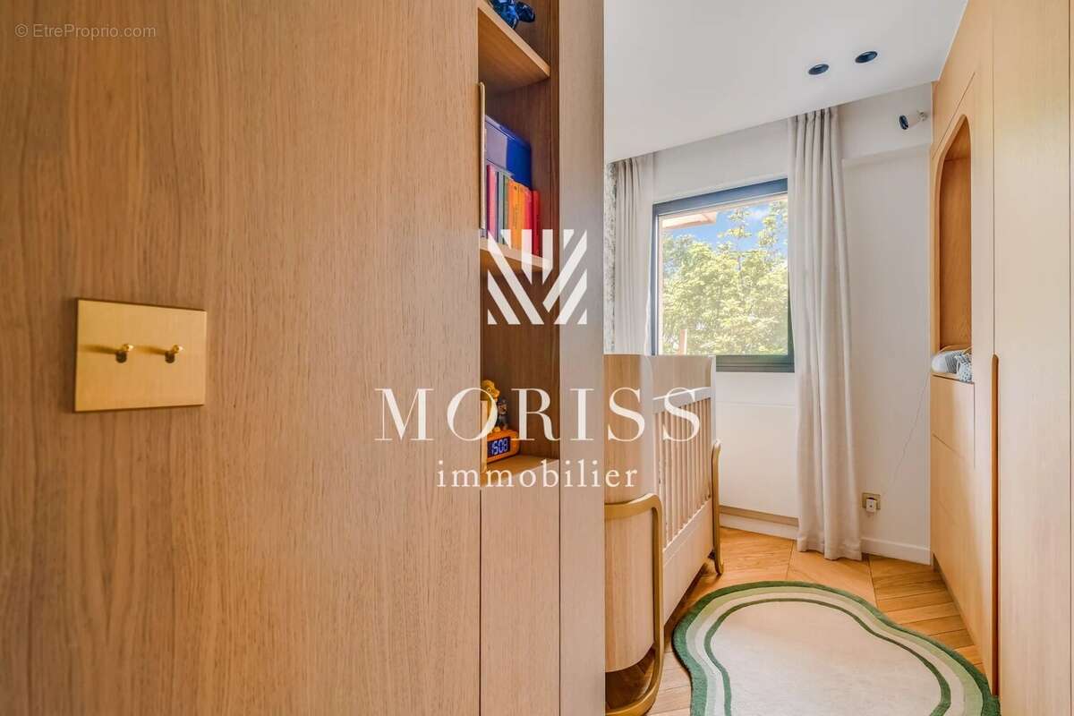 Appartement à NEUILLY-SUR-SEINE