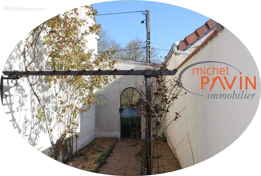 Maison à LA GUERCHE-SUR-L'AUBOIS