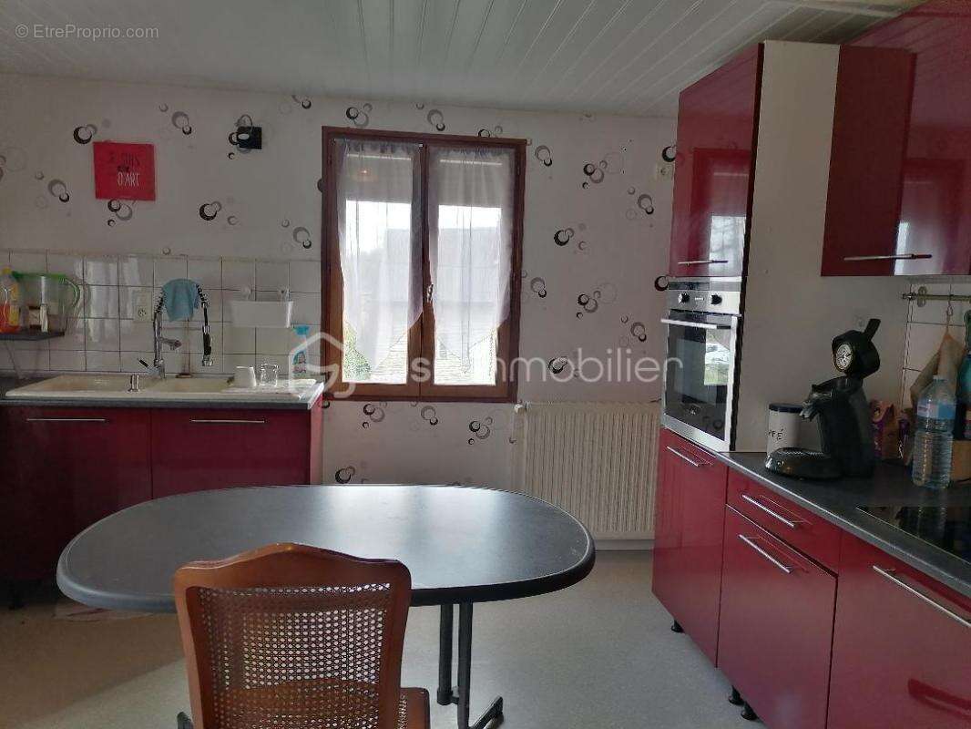 SECTEUR SIGNY L'ABBAYE / LAUNOIS SUR VENCE Maison de village spacieuse et fonctionnelle - photo 2