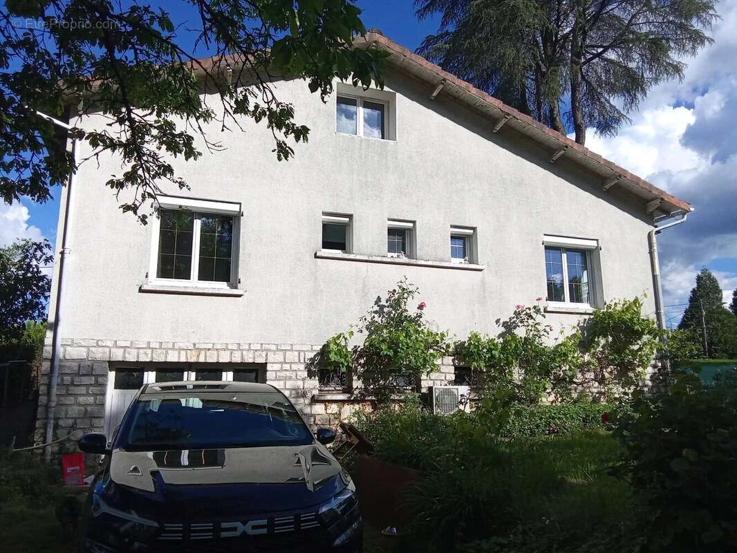 Maison à PIEGUT-PLUVIERS
