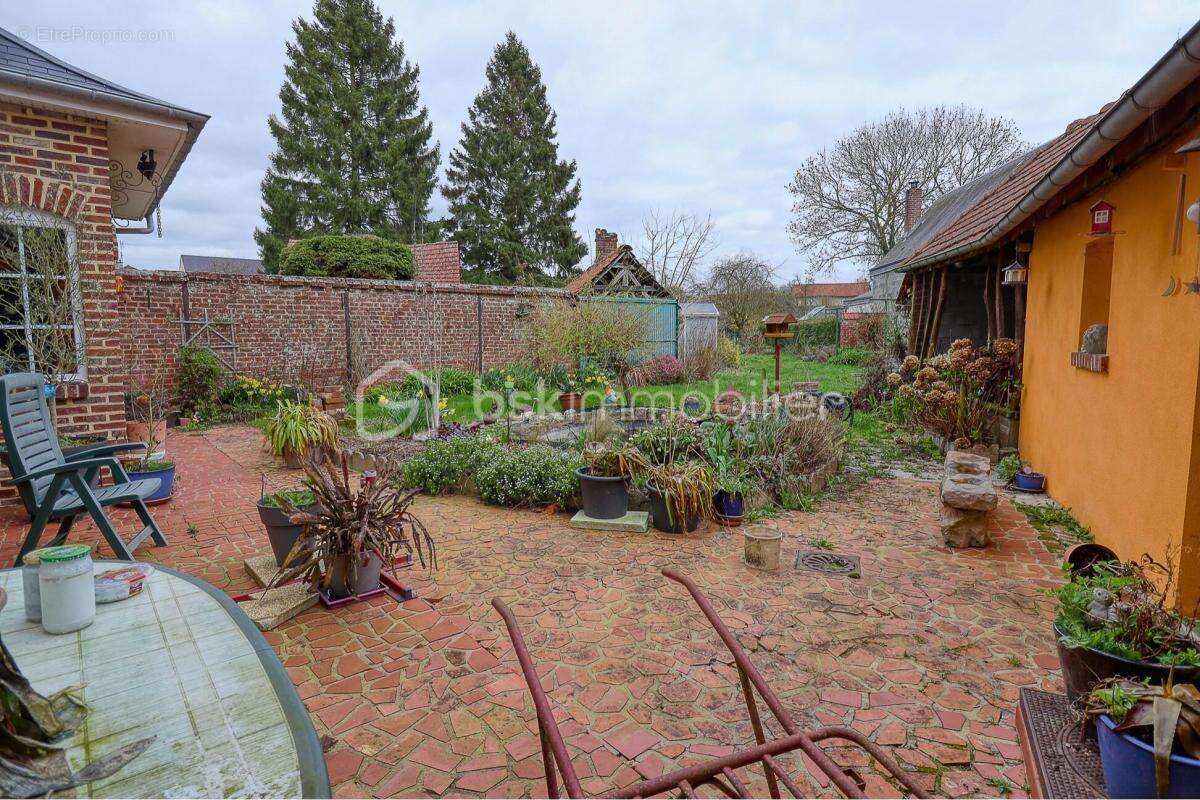 Maison à GRANDVILLIERS