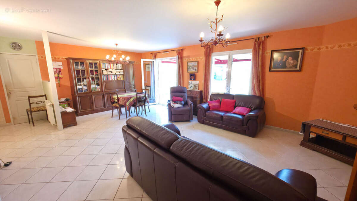 Maison à DONGES