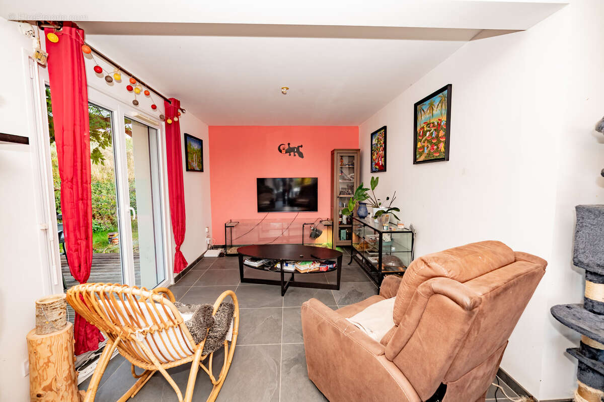 Maison à MONTPERREUX