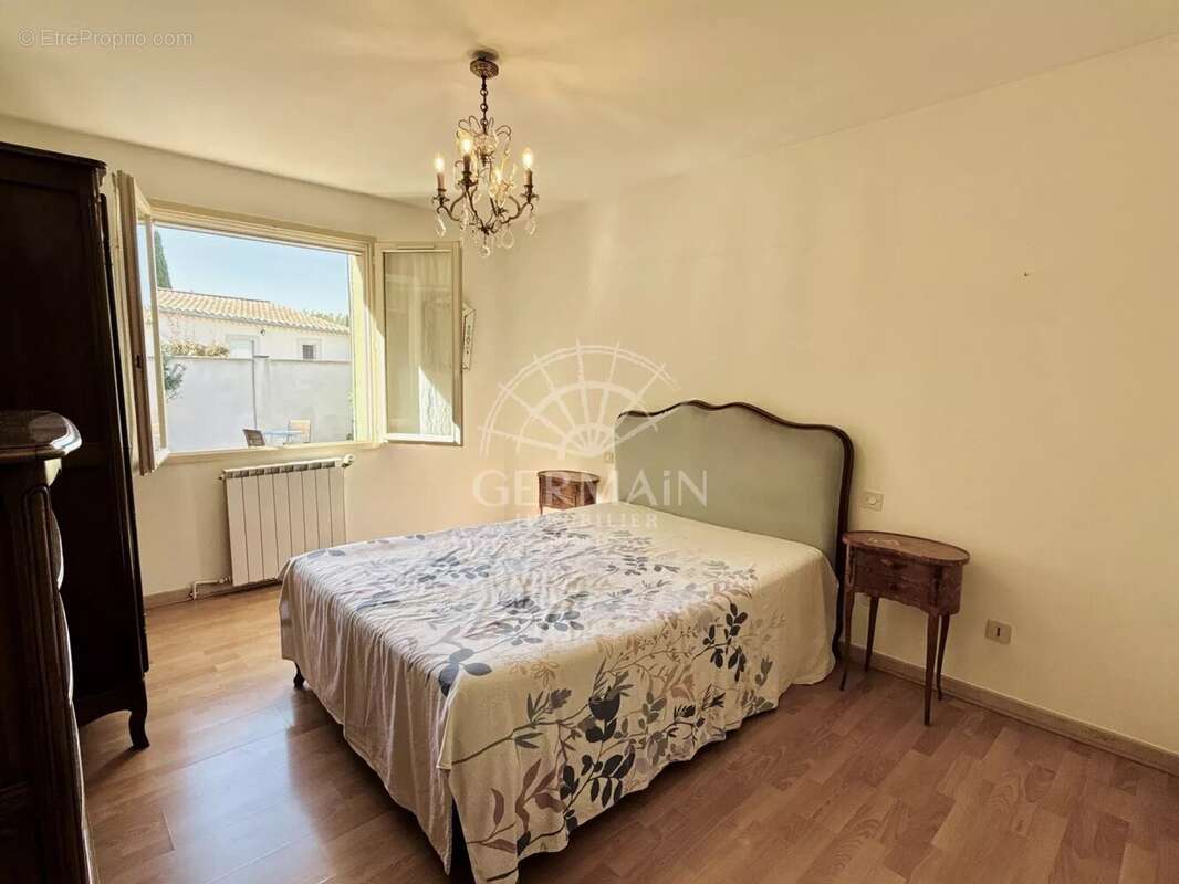 Maison à L'ISLE-SUR-LA-SORGUE